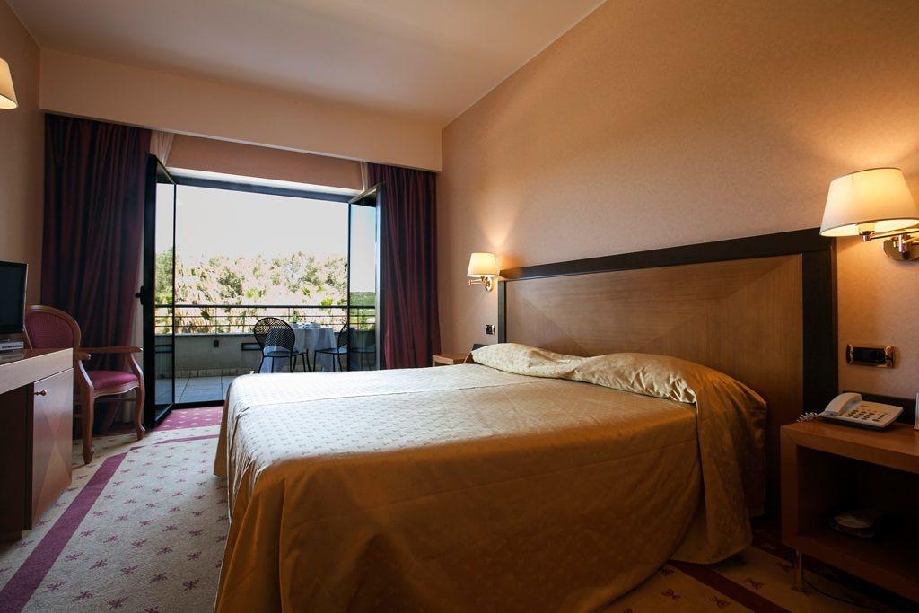Grand La Chiusa Di Chietri Hotel
