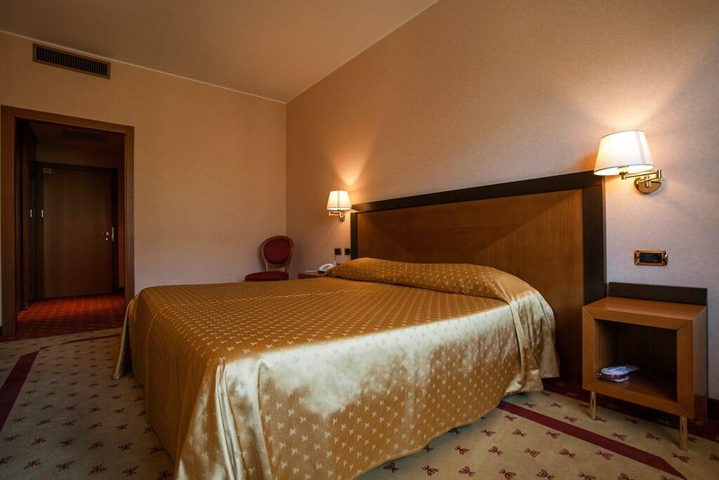 Grand La Chiusa Di Chietri 4*