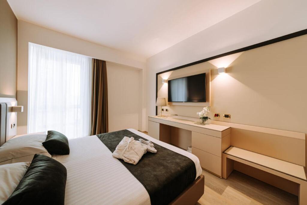 Hotel Grand La Chiusa Di Chietri 4*