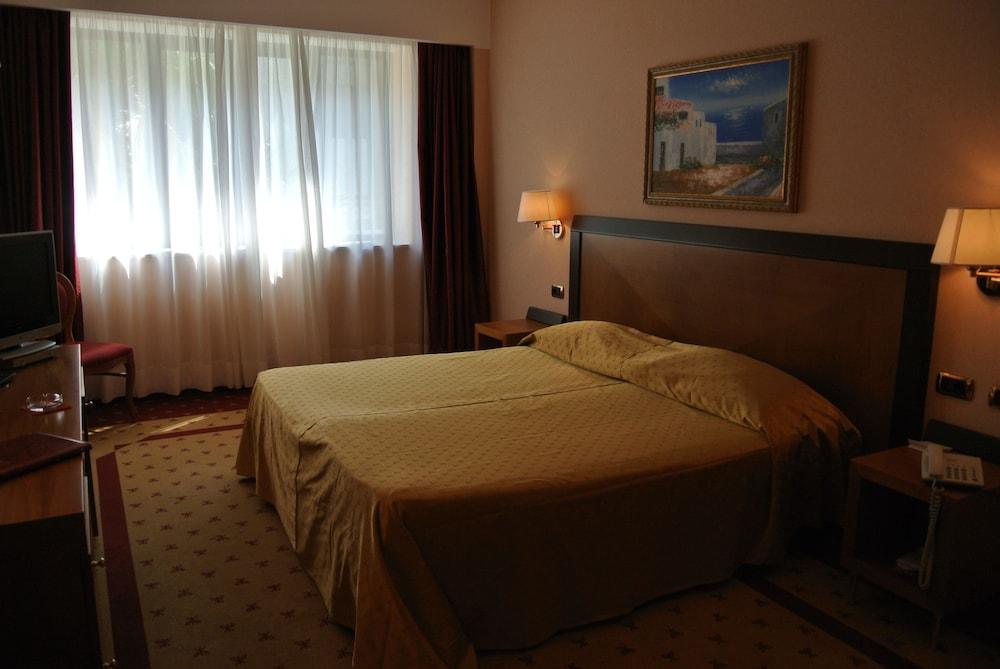 Grand La Chiusa Di Chietri