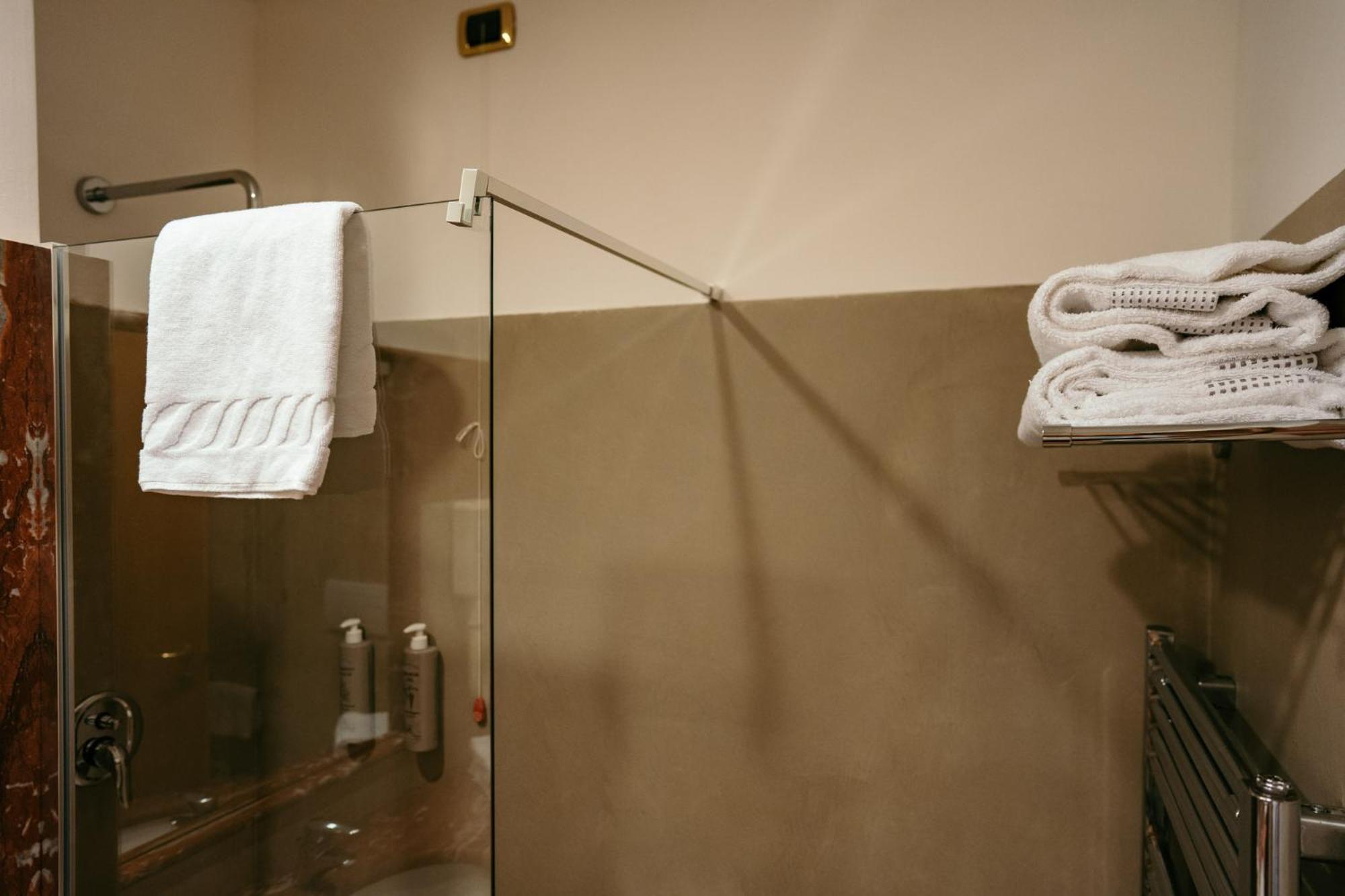 Grand La Chiusa Di Chietri Hotel 4*