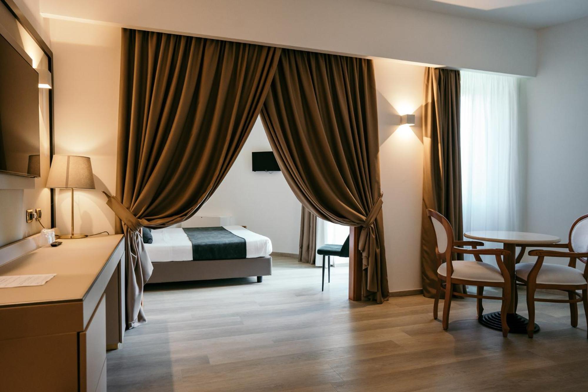 Grand La Chiusa Di Chietri Hotel